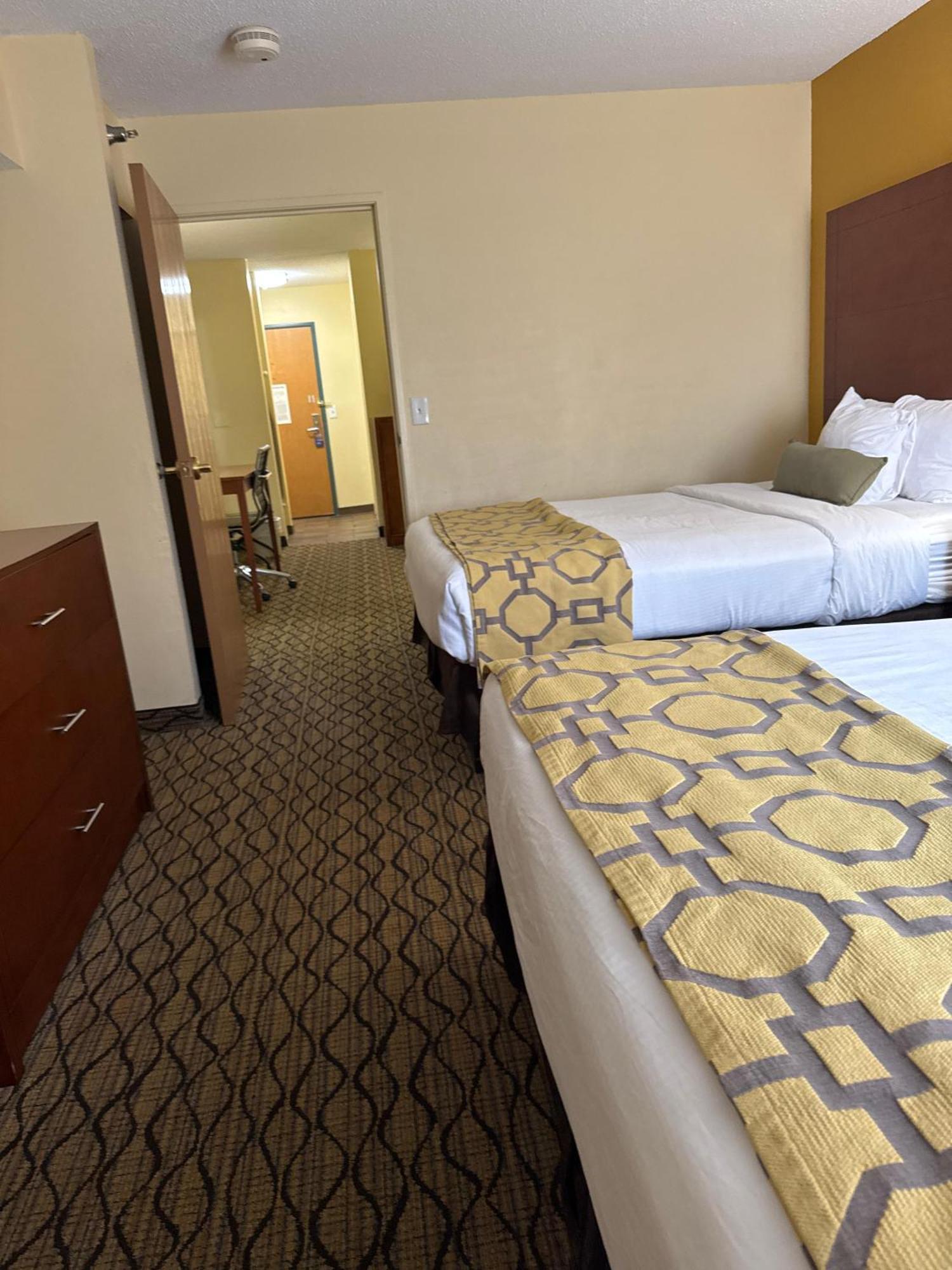 Baymont By Wyndham Mishawaka South Bend Area Hotel Екстериор снимка
