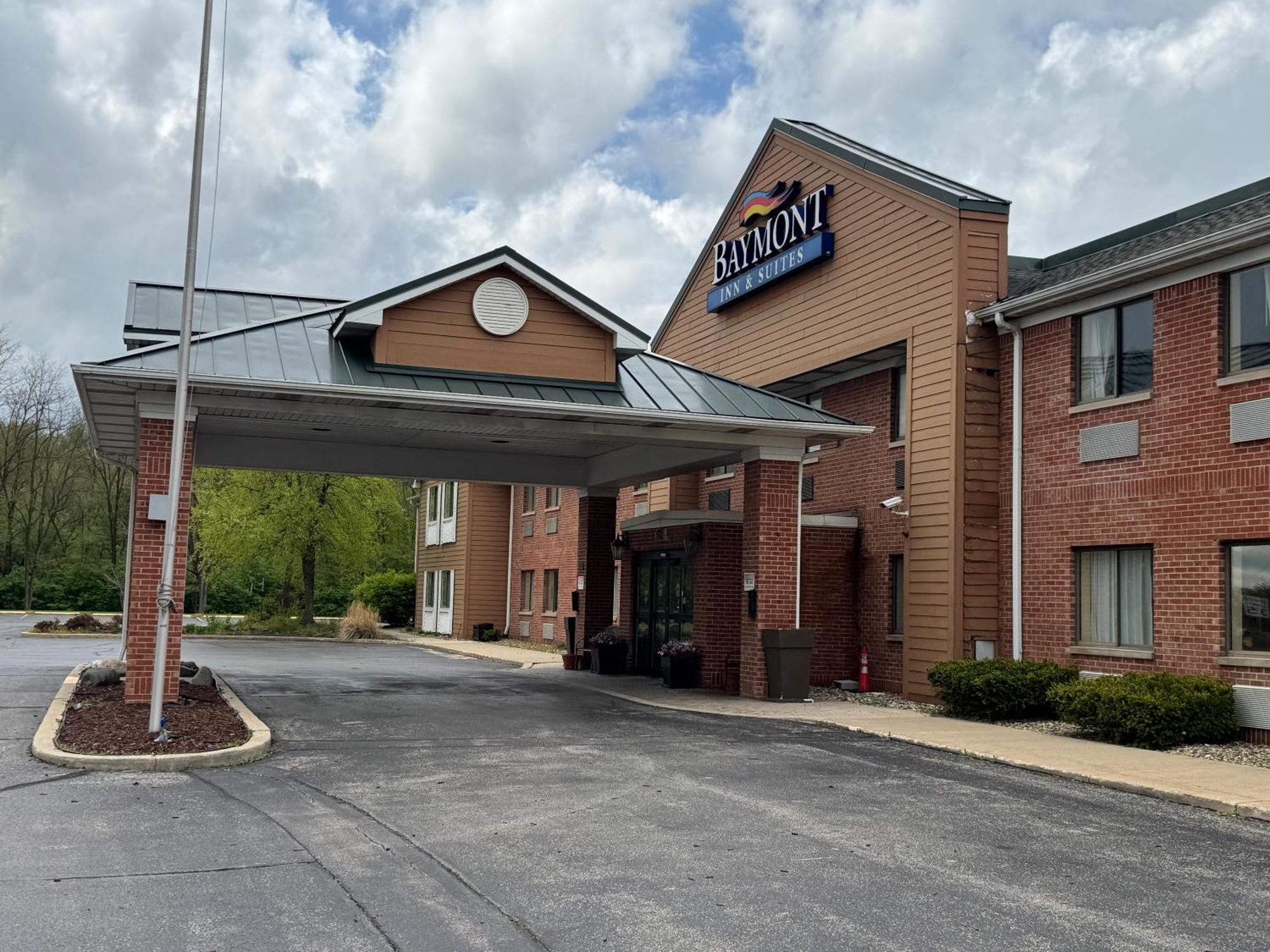 Baymont By Wyndham Mishawaka South Bend Area Hotel Екстериор снимка